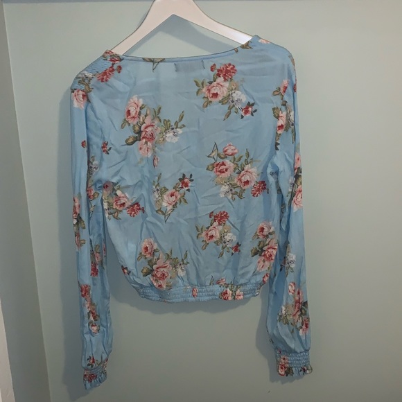 Floral blue blouse with buttons - Picture 3 of 3